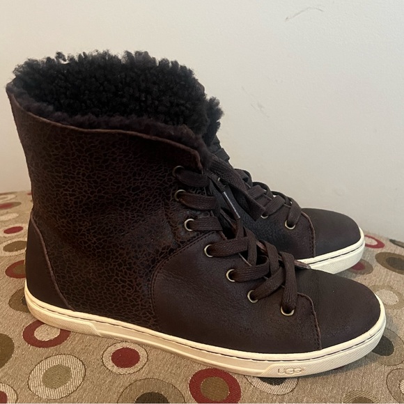 UGG CROFT CHOCOLATE SNEAKERS- size 7 - Picture 6 of 6